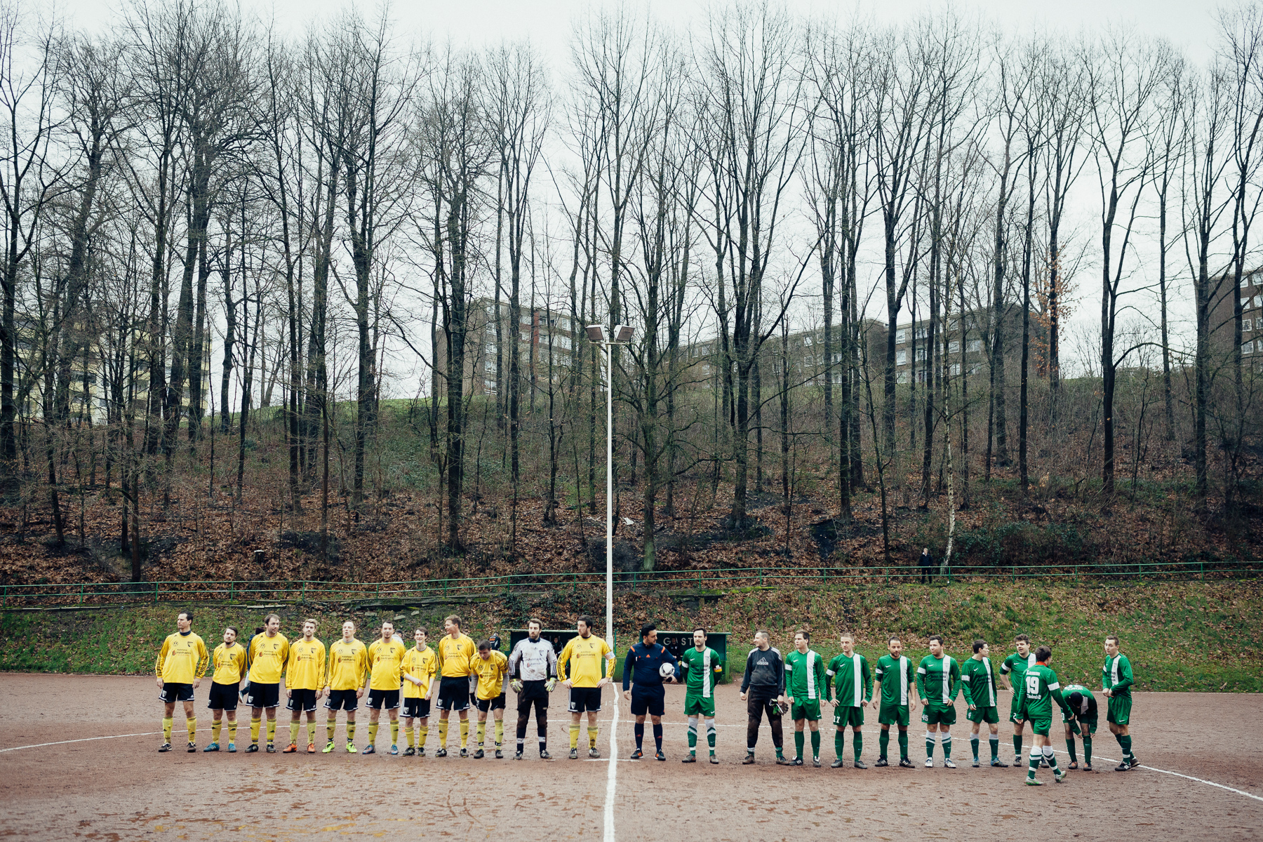 Kreisliga Spiel des TC Freisenbruch Essen, fotografiert für 11 Freunde Fussball Magazin Portrait und Reportage Fotografie für Corporate und Editorial