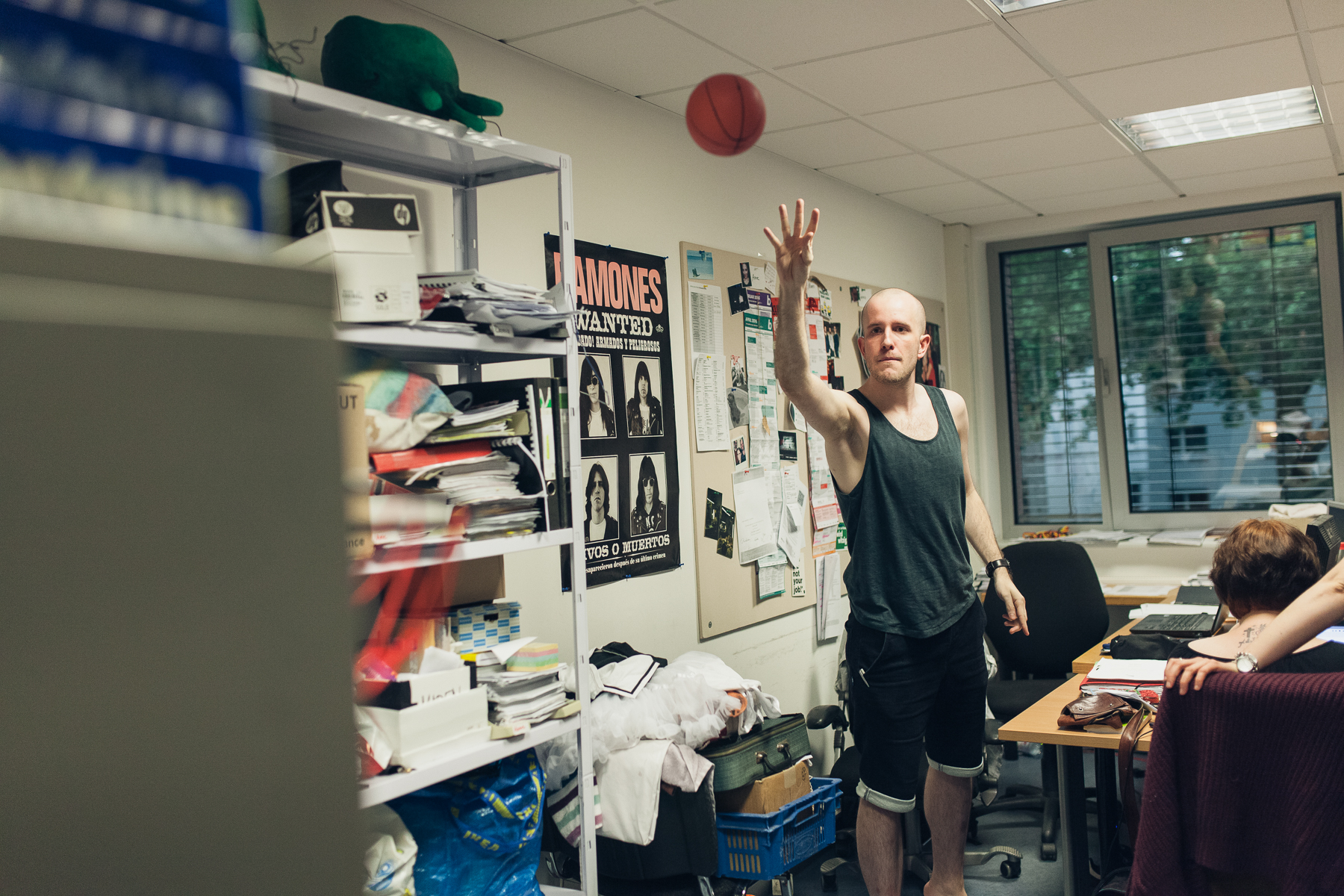 Corporate Reportage Buchprojekt Arbeitssituationen Mitarbeiterportraits Employer Branding People Impressionen authentisch natürlich Portrait und Reportage Fotografie für Corporate und Editorial