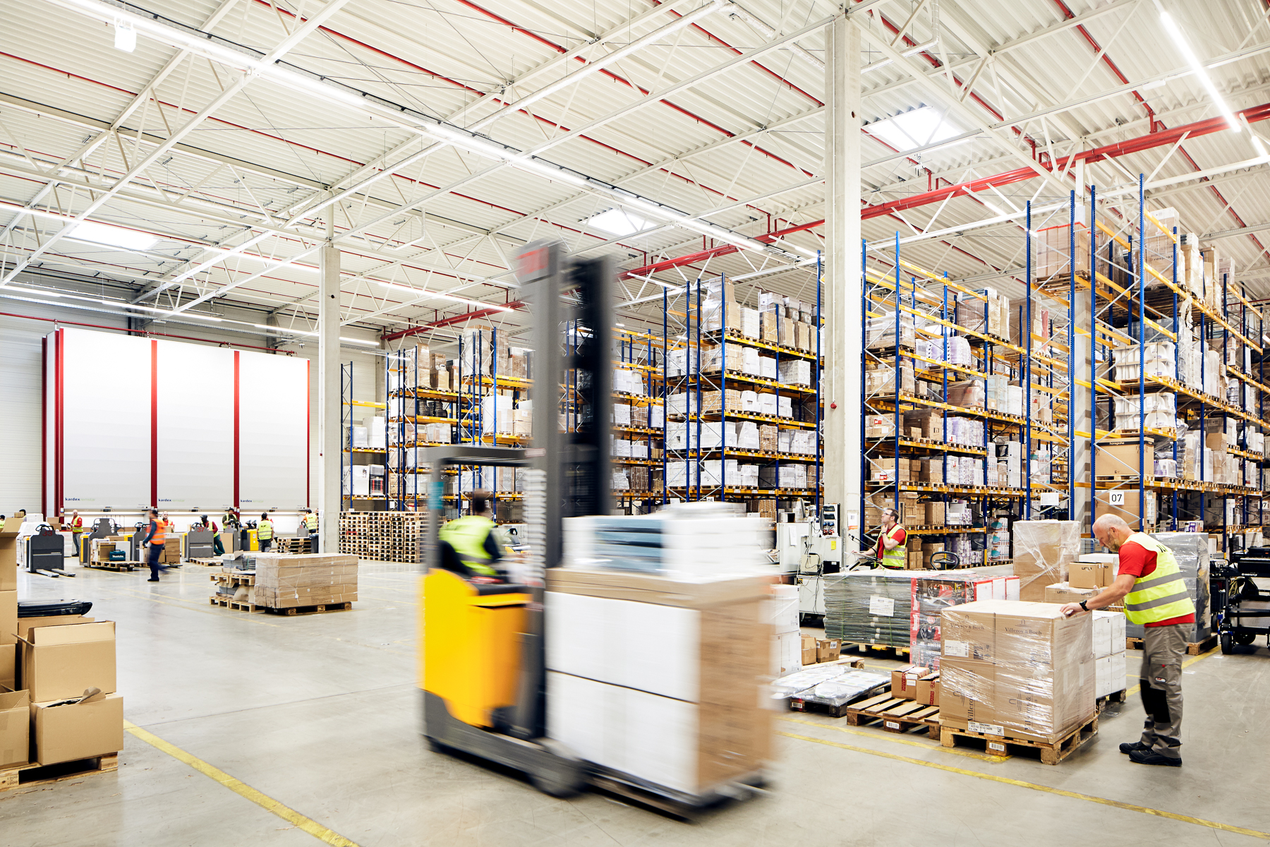 Corporate Reportage Bauhaus Logistik Portrait und Reportage Fotografie für Corporate und Editorial