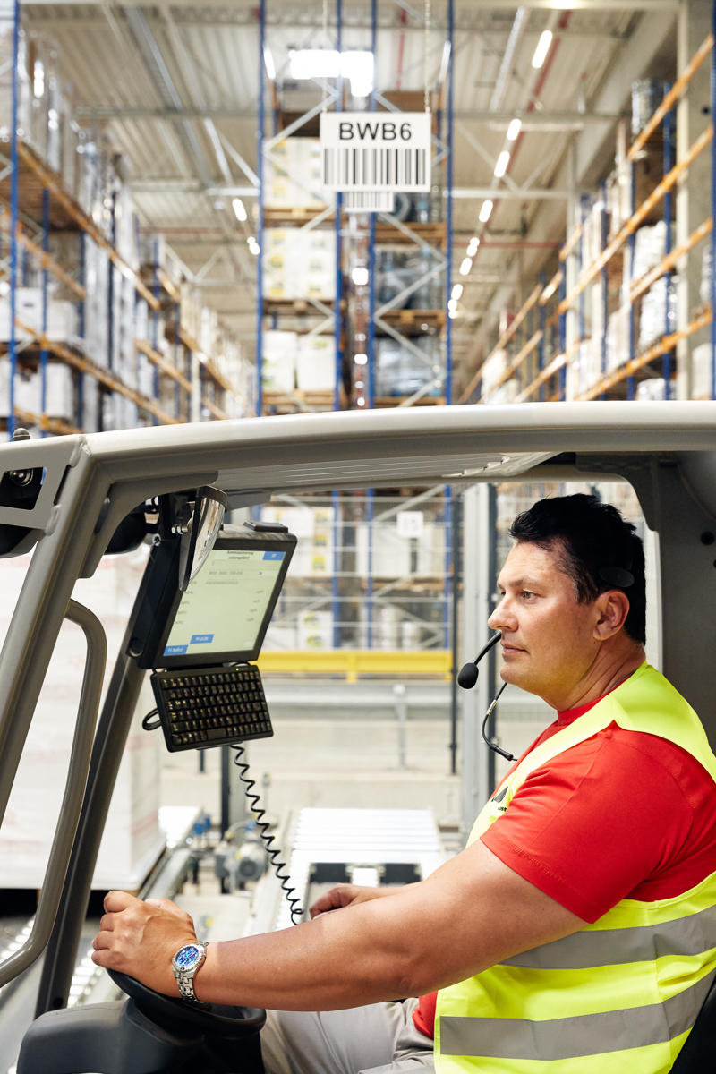 Corporate Reportage Bauhaus Logistik Portrait und Reportage Fotografie für Corporate und Editorial