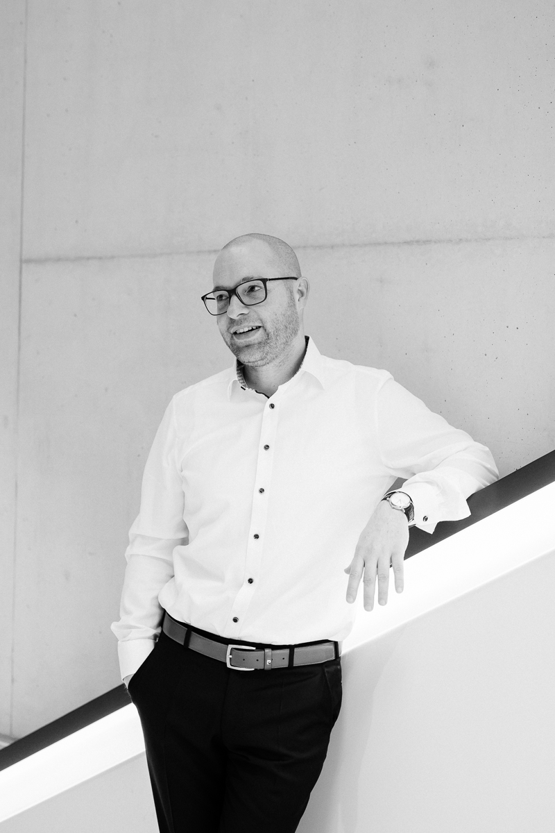 Corporate Businessportraits Portraits Business Düsseldorf authentisch natürlich, Portrait und Reportage Fotografie für Corporate und Editorial