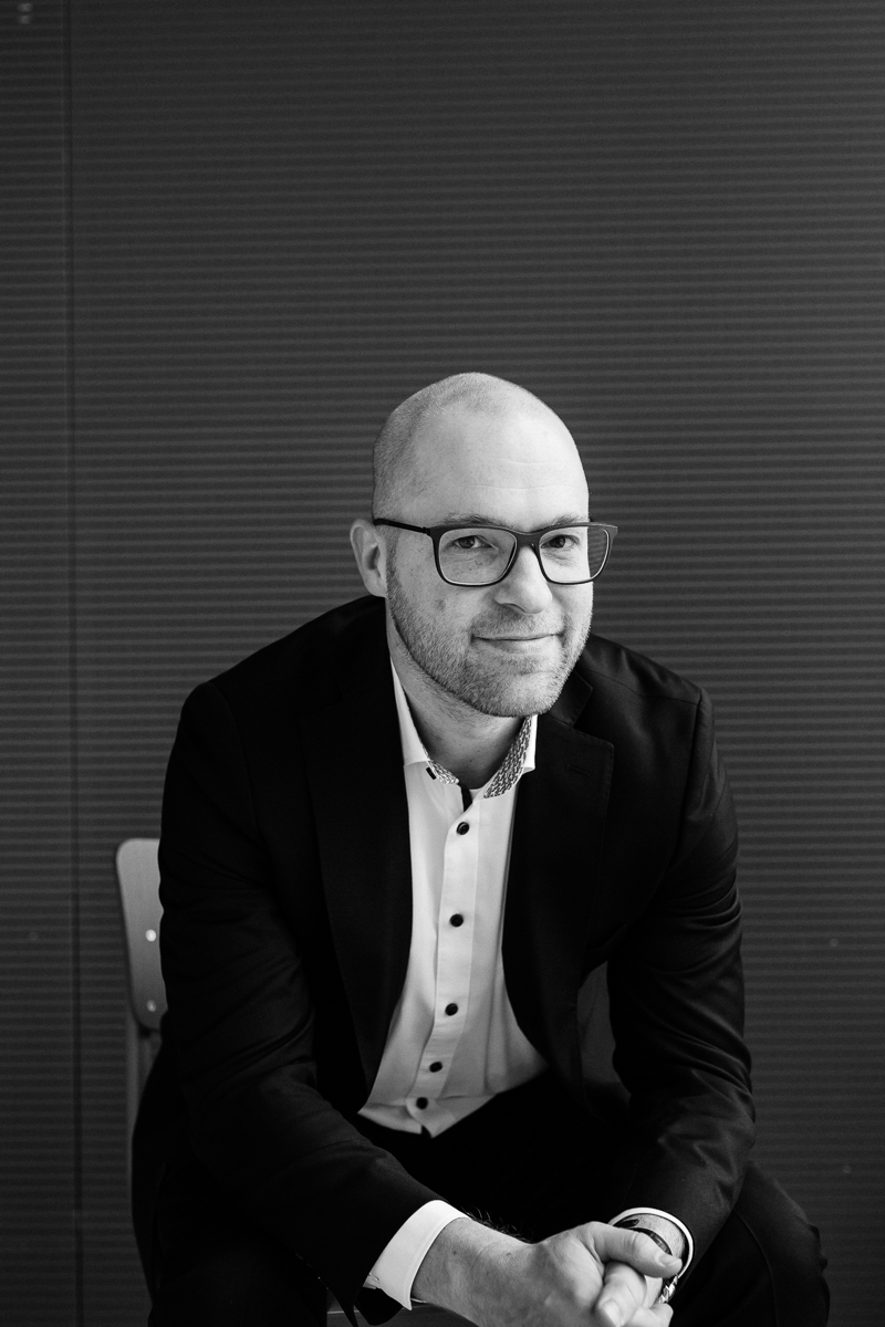 Corporate Businessportraits Portraits Business Düsseldorf authentisch natürlich, Portrait und Reportage Fotografie für Corporate und Editorial