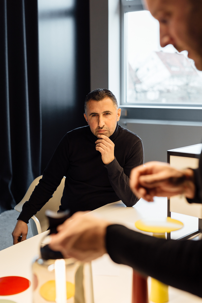 IP44.de Corporate Bildpool Business Arbeitssituationen Mitarbeiterportraits Impressionen Katalog authentisch natürlich Portrait und Reportage Fotografie für Corporate und Editorial