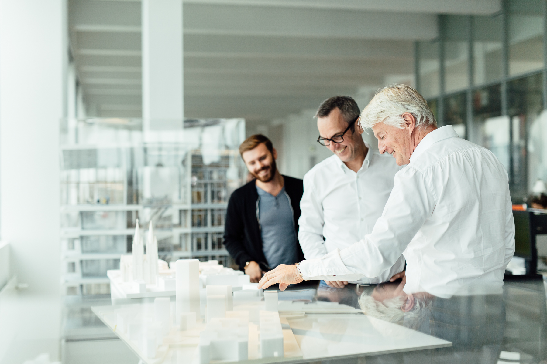 Ingenhoven Architects Corporate Bildpool Businessfotografie Unternehmensportrait Arbeitssituationen Mitarbeiterportraits Impressionen authentisch natürlich Portrait und Reportage Fotografie für Corporate und Editorial