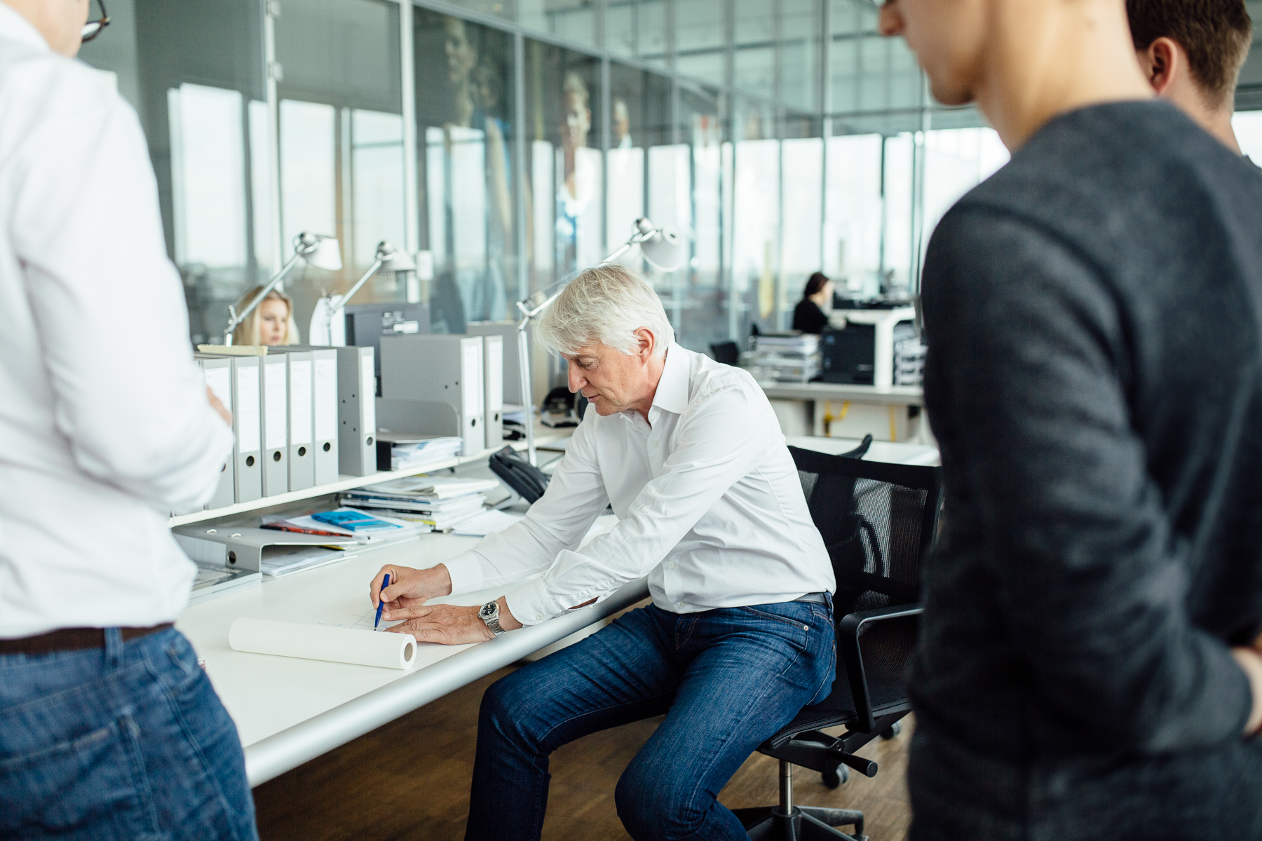 Ingenhoven Architects Corporate Bildpool Businessfotografie Unternehmensportrait Arbeitssituationen Mitarbeiterportraits Impressionen authentisch natürlich Portrait und Reportage Fotografie für Corporate und Editorial