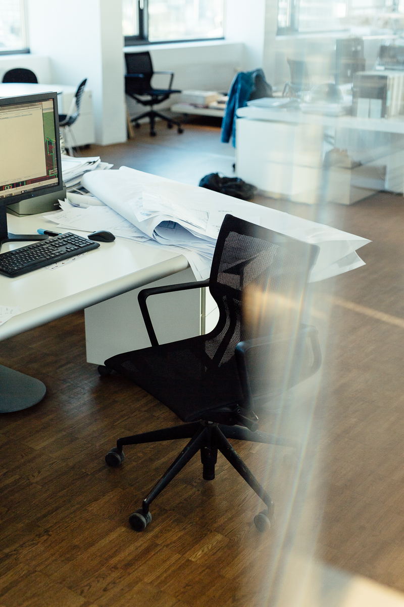 Ingenhoven Architects Corporate Bildpool Businessfotografie Unternehmensportrait Arbeitssituationen Mitarbeiterportraits Impressionen authentisch natürlich Portrait und Reportage Fotografie für Corporate und Editorial