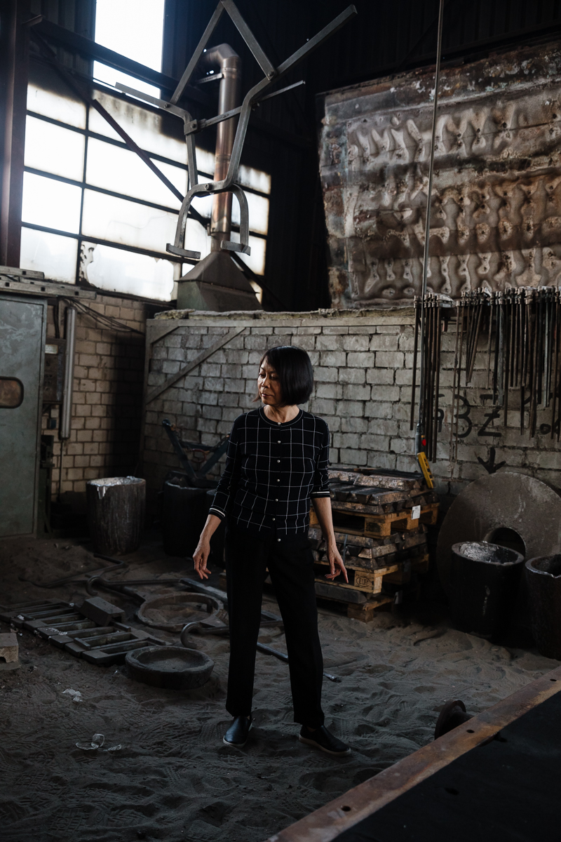 Portrait Leiko Ikemura Malerin Bildhauerin Düsseldorf Editorial Portrait und Reportage Fotografie für Corporate und Editorial