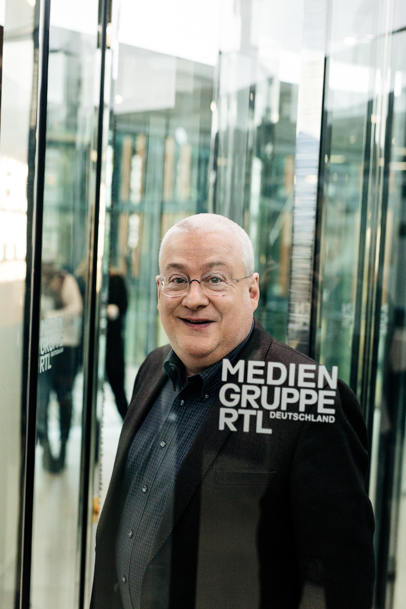 Corporate Portrait RTL Geschäftsbericht Mitarbeiter Management authentisch natürlich Portrait und Reportage Fotografie für Corporate und Editorial