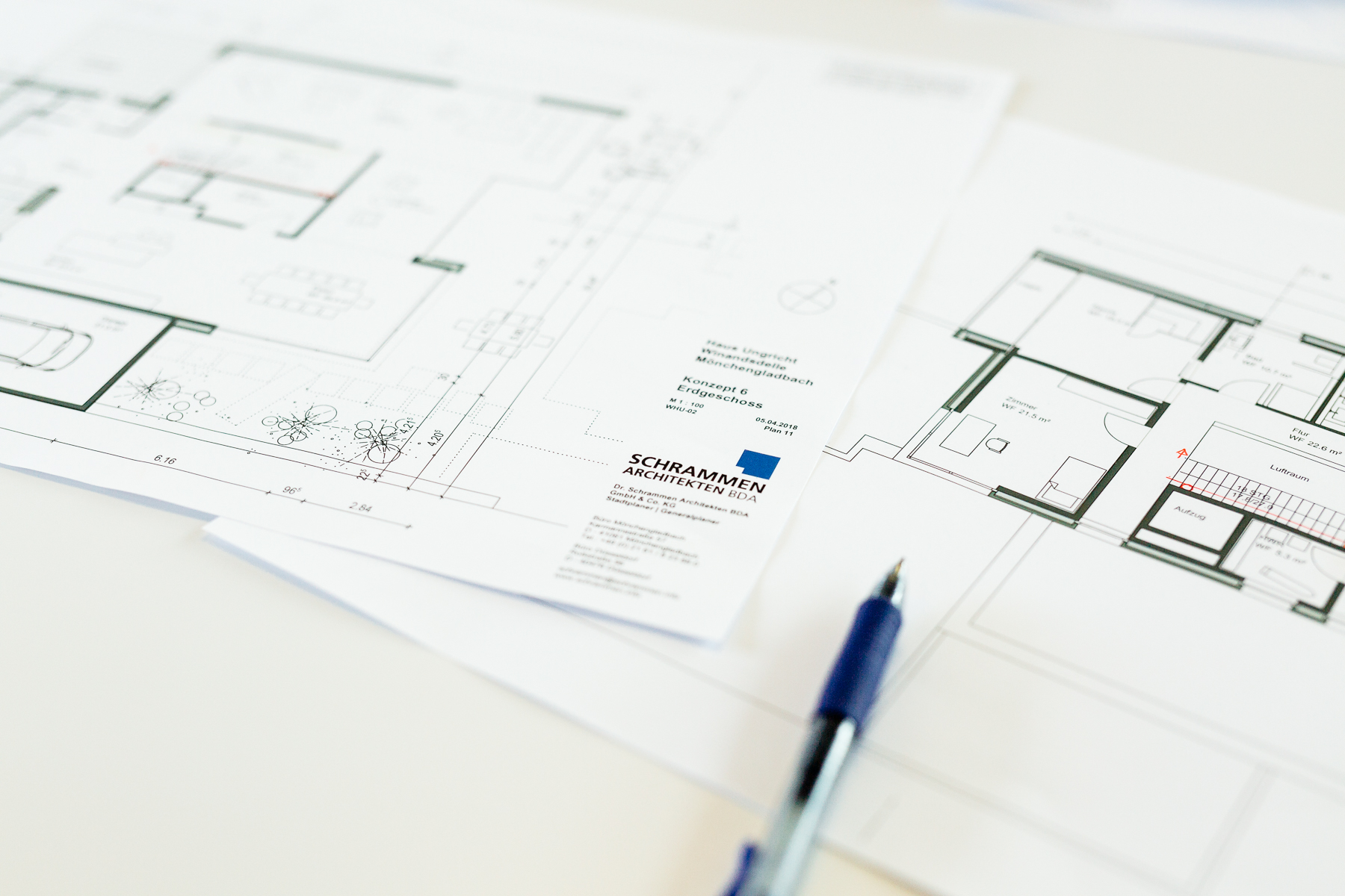 Corporate Bildpool Businessfotografie Unternehmensportrait Arbeitssituationen Mitarbeiterportraits Impressionen authentisch natürlich Portrait und Reportage Fotografie für Corporate und Editorial