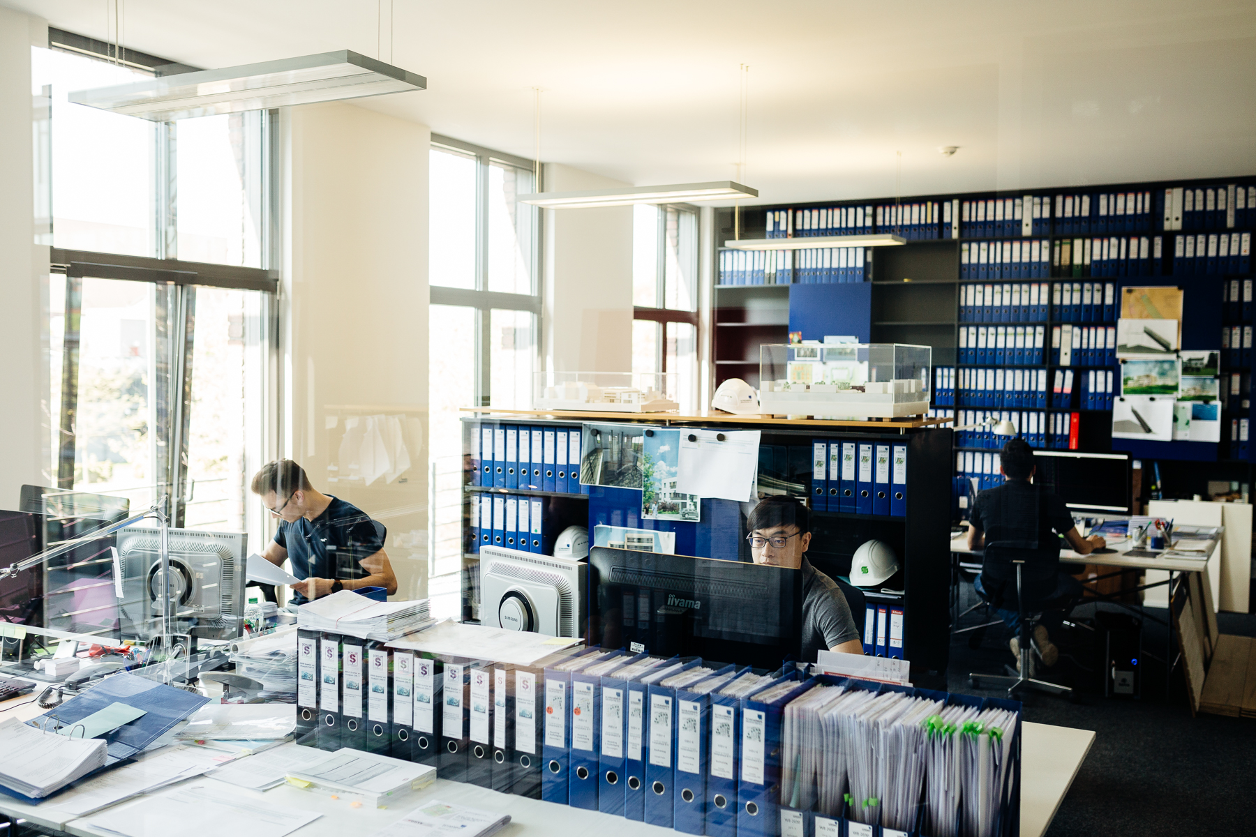 Corporate Bildpool Businessfotografie Unternehmensportrait Arbeitssituationen Mitarbeiterportraits Impressionen authentisch natürlich Portrait und Reportage Fotografie für Corporate und Editorial