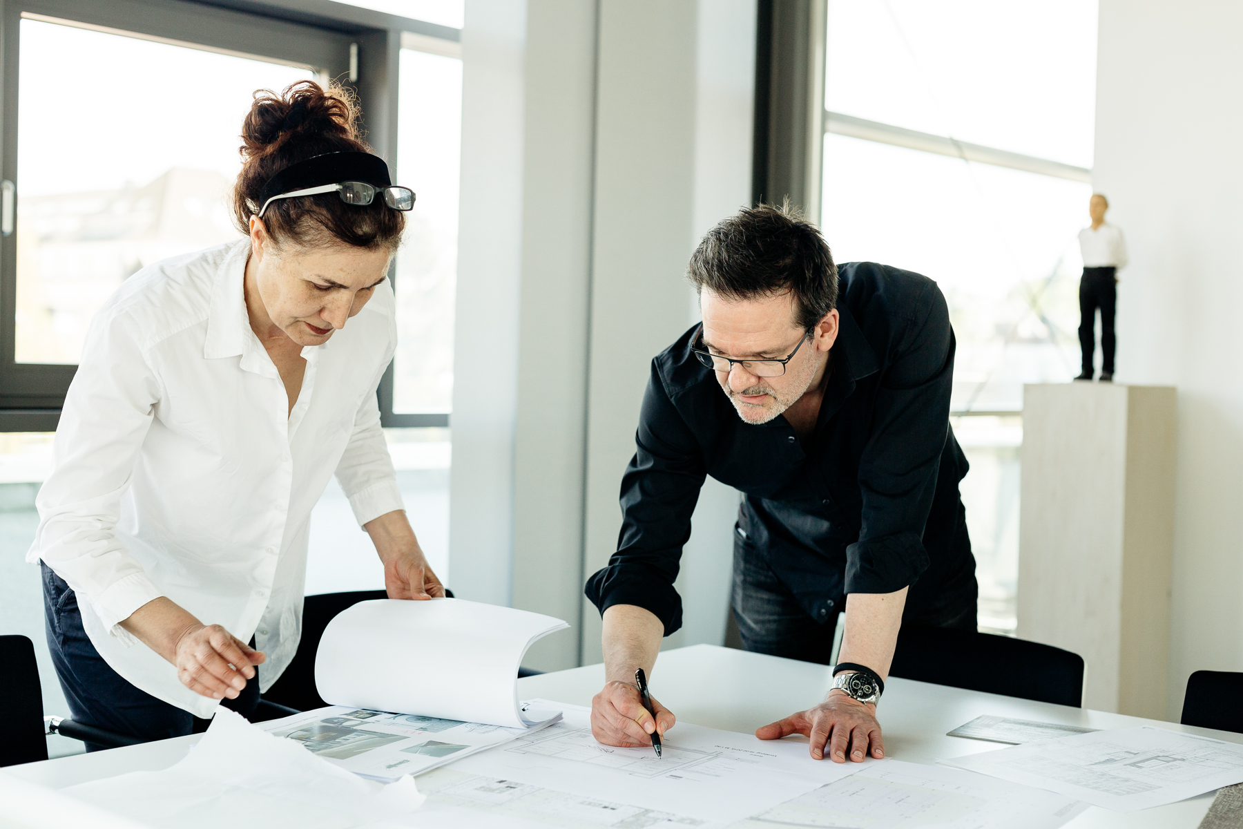 Corporate Bildpool Businessfotografie Unternehmensportrait Arbeitssituationen Mitarbeiterportraits Impressionen authentisch natürlich Portrait und Reportage Fotografie für Corporate und Editorial