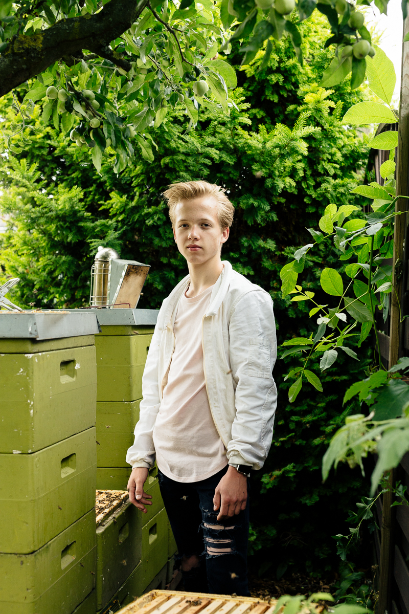 Portrait Imker Kamil Editorial Portrait und Reportage Fotografie für Corporate und Editorial